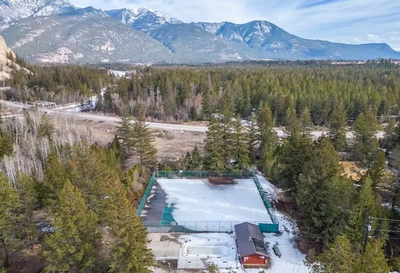 The Sleeping Moose I Fireplace I Pool Table I Tv