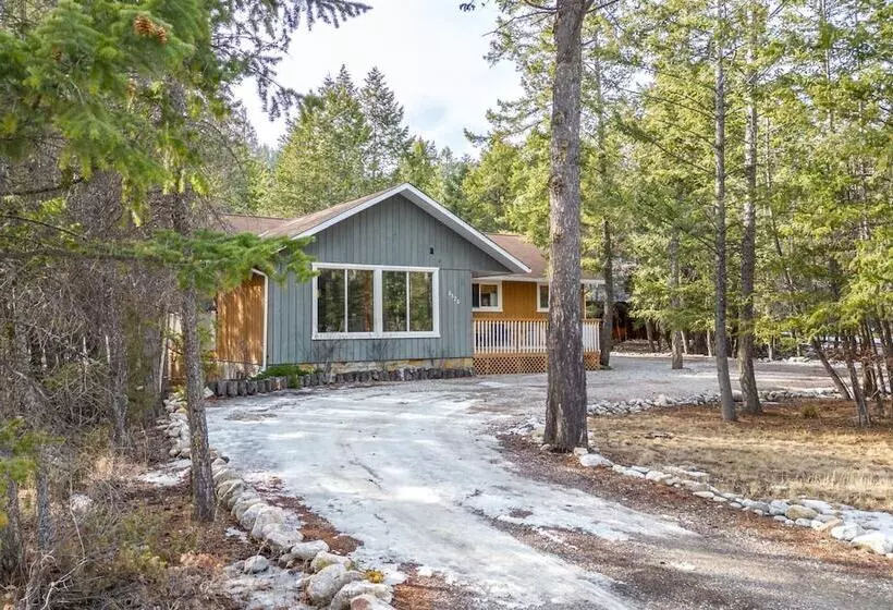 The Sleeping Moose I Fireplace I Pool Table I Tv