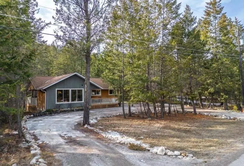 The Sleeping Moose I Fireplace I Pool Table I Tv