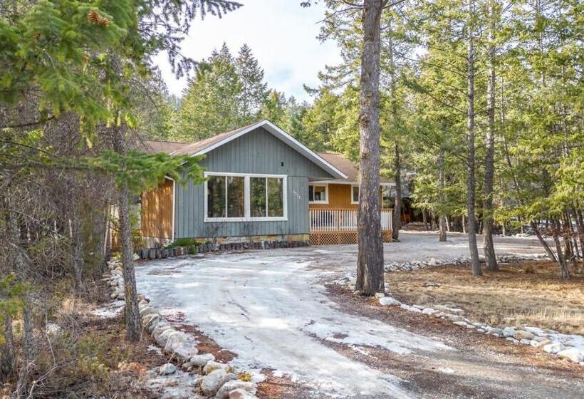 The Sleeping Moose I Fireplace I Pool Table I Tv