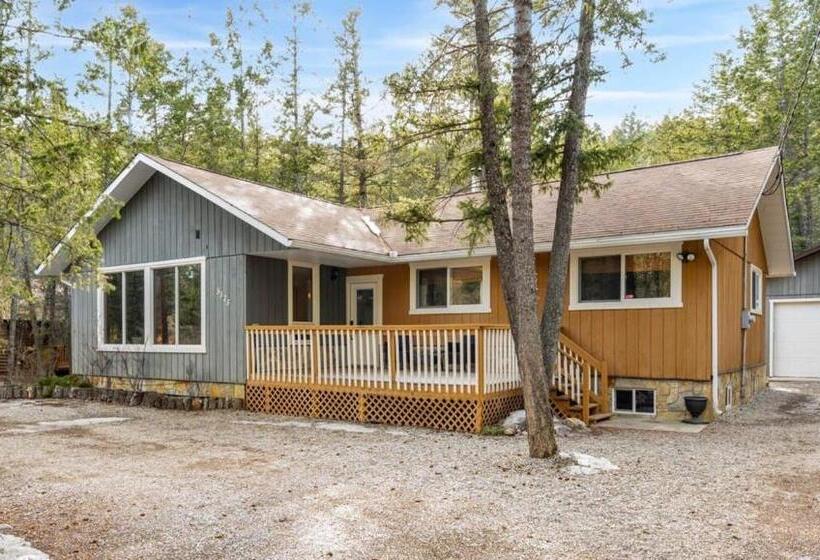 The Sleeping Moose I Fireplace I Pool Table I Tv