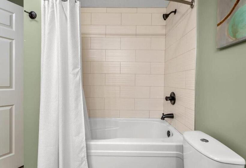 The Sleeping Moose I Fireplace I Pool Table I Tv