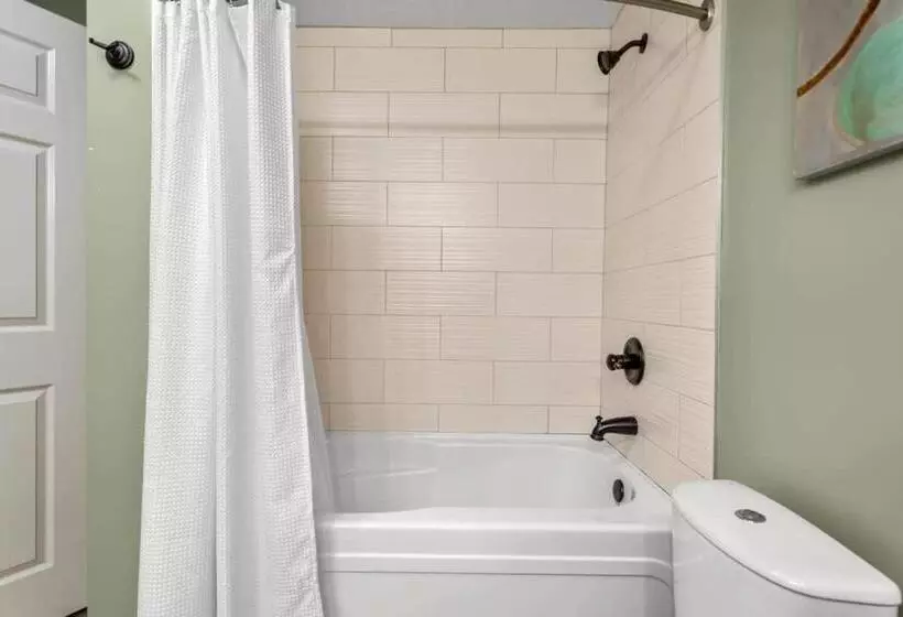 The Sleeping Moose I Fireplace I Pool Table I Tv