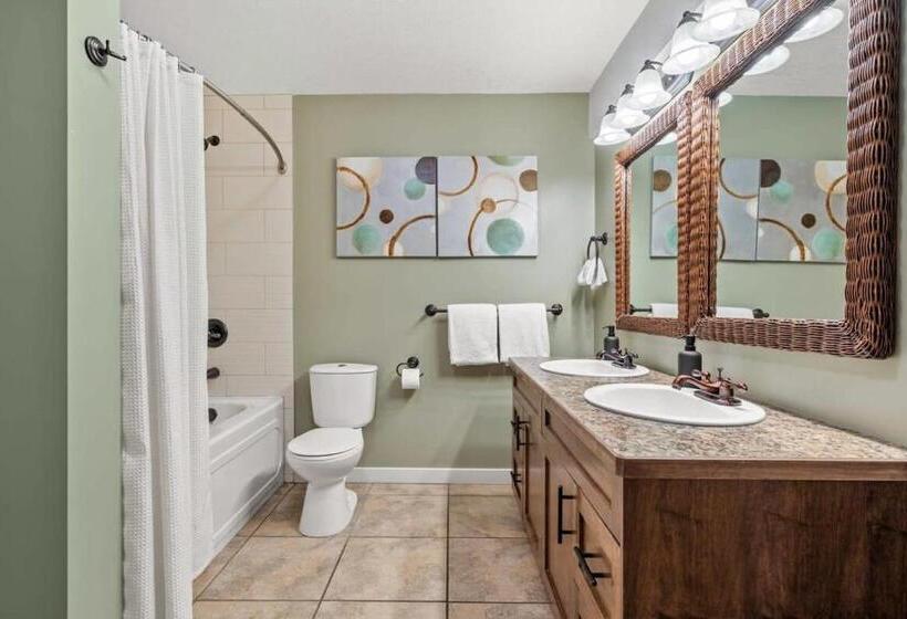 The Sleeping Moose I Fireplace I Pool Table I Tv