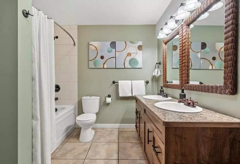 The Sleeping Moose I Fireplace I Pool Table I Tv