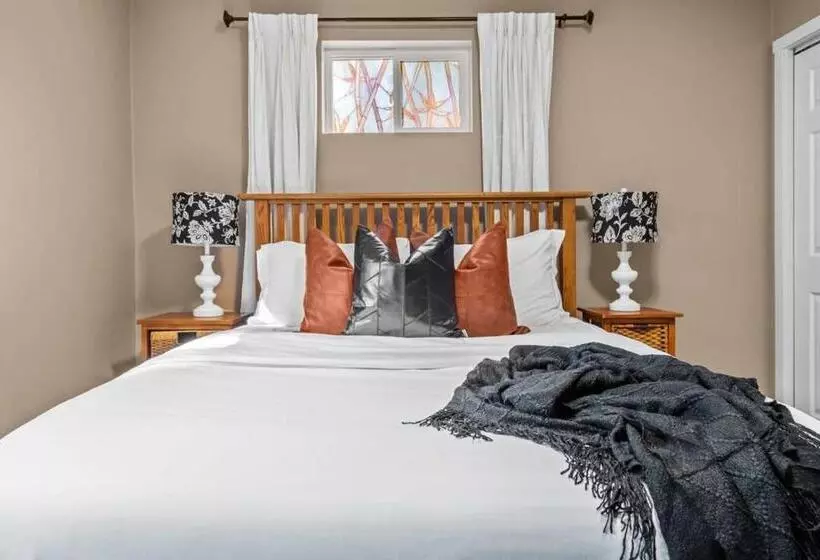 The Sleeping Moose I Fireplace I Pool Table I Tv