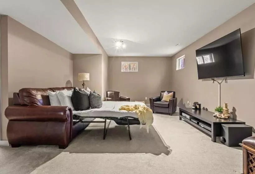 The Sleeping Moose I Fireplace I Pool Table I Tv