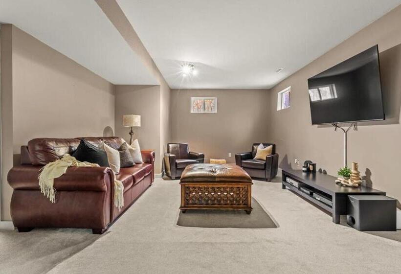 The Sleeping Moose I Fireplace I Pool Table I Tv