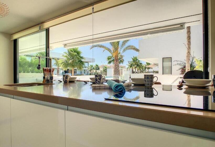 Antilia Terraces 3 Apartment 6309