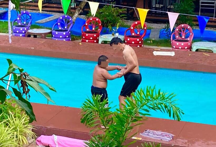 Aamiaismajoitus (B&B) บ้านเดอะเมาเท่น By The Mountain Ozoneบ้านโอโซนขุนเขาแก่งกระจาน