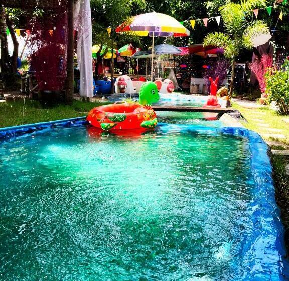 Aamiaismajoitus (B&B) บ้านเดอะเมาเท่น By The Mountain Ozoneบ้านโอโซนขุนเขาแก่งกระจาน