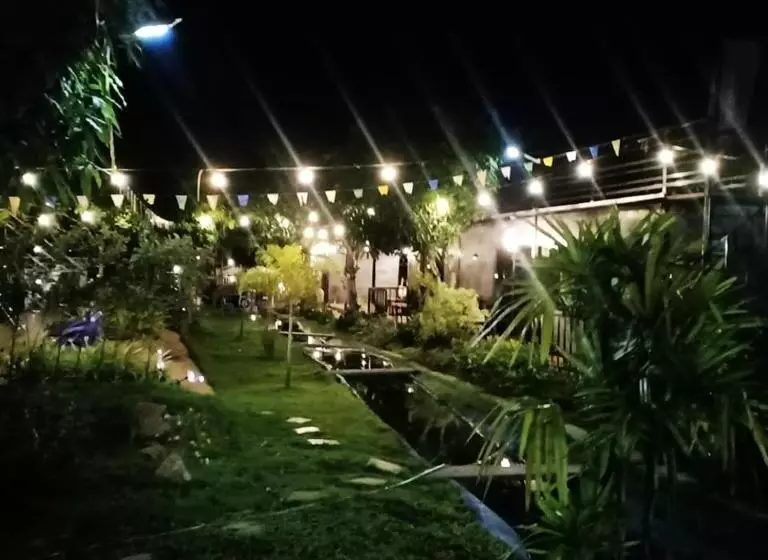 ベッドアンドブレックファースト บ้านเดอะเมาเท่น By The Mountain Ozoneบ้านโอโซนขุนเขาแก่งกระจาน