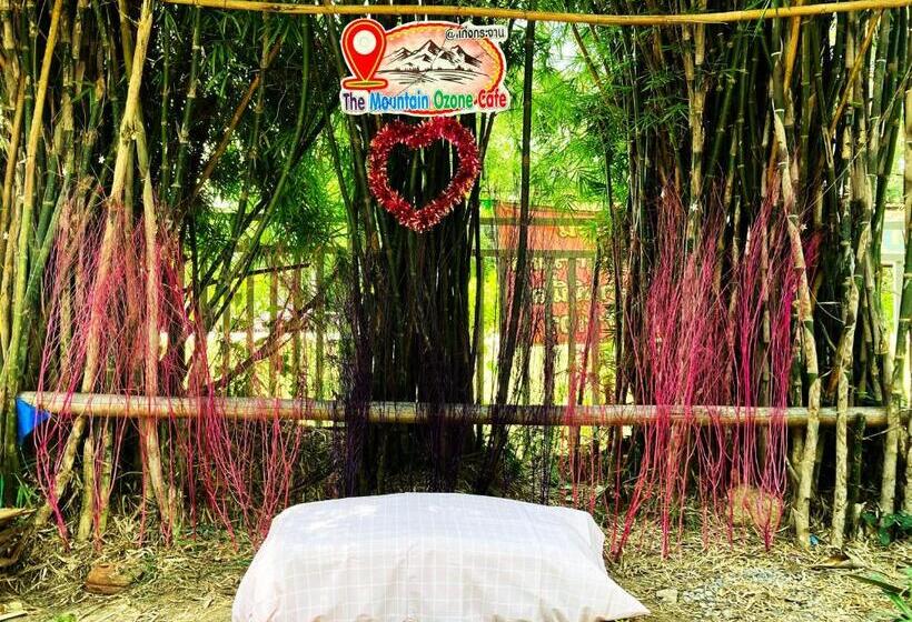 Aamiaismajoitus (B&B) บ้านเดอะเมาเท่น By The Mountain Ozoneบ้านโอโซนขุนเขาแก่งกระจาน