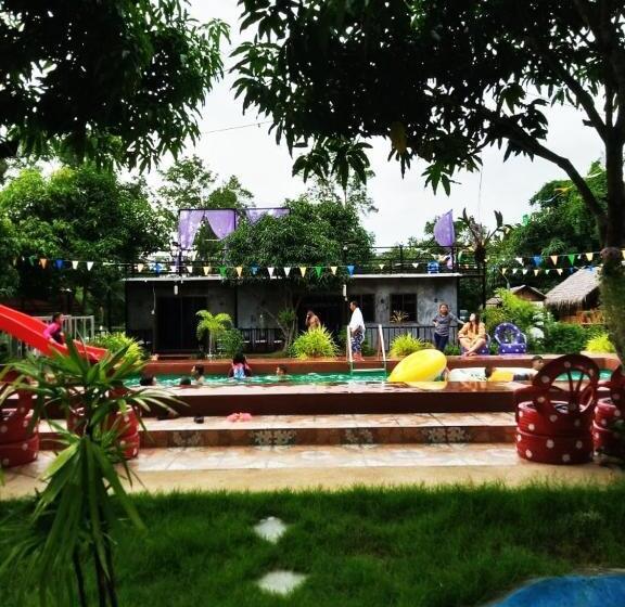 Aamiaismajoitus (B&B) บ้านเดอะเมาเท่น By The Mountain Ozoneบ้านโอโซนขุนเขาแก่งกระจาน