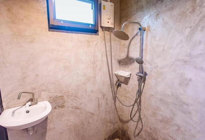 Aamiaismajoitus (B&B) บ้านเดอะเมาเท่น By The Mountain Ozoneบ้านโอโซนขุนเขาแก่งกระจาน