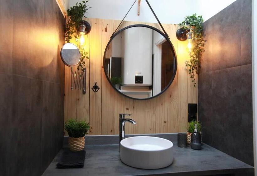 تختخواب و صبحانه Love Room Romantique Les Petits Plaisirs