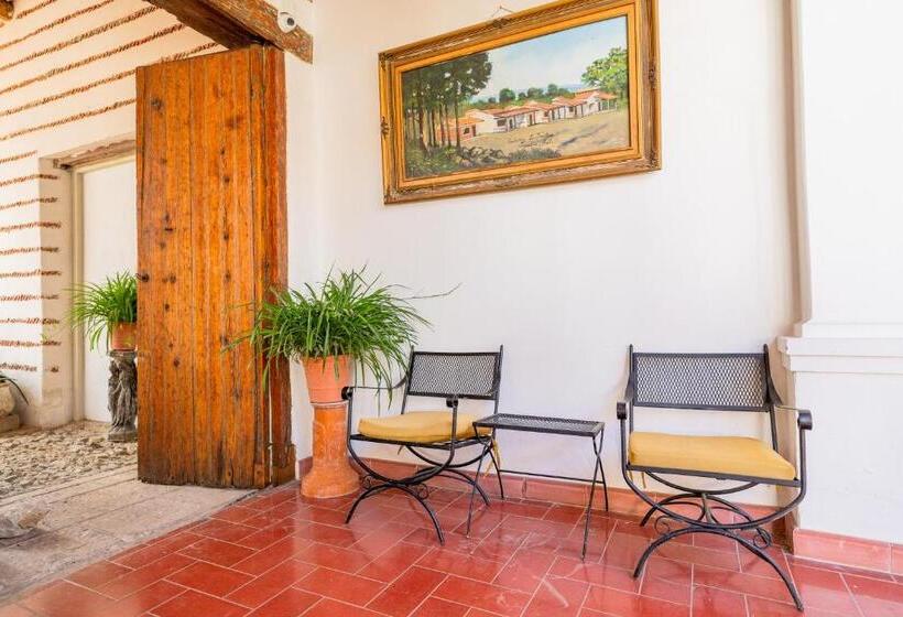 Отель Casa I. Madero