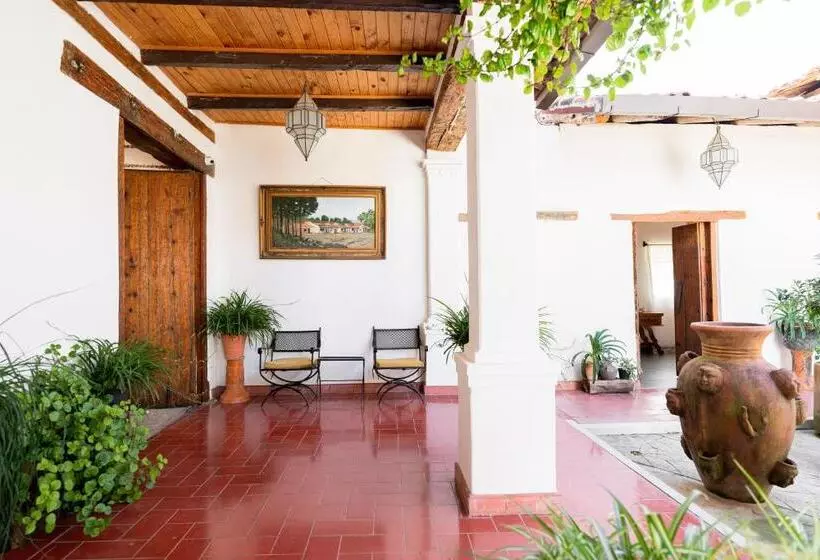 ホテル Casa I. Madero