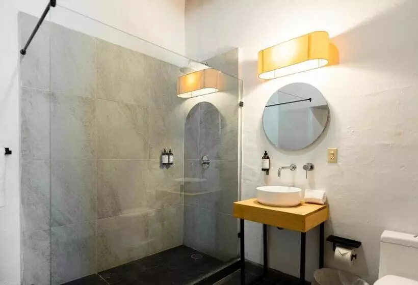 ホテル Casa I. Madero