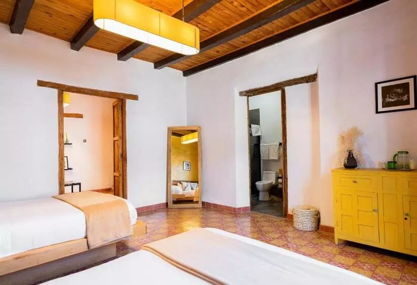 ホテル Casa I. Madero