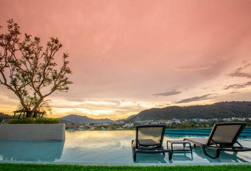 호텔 Homa Phuket Town