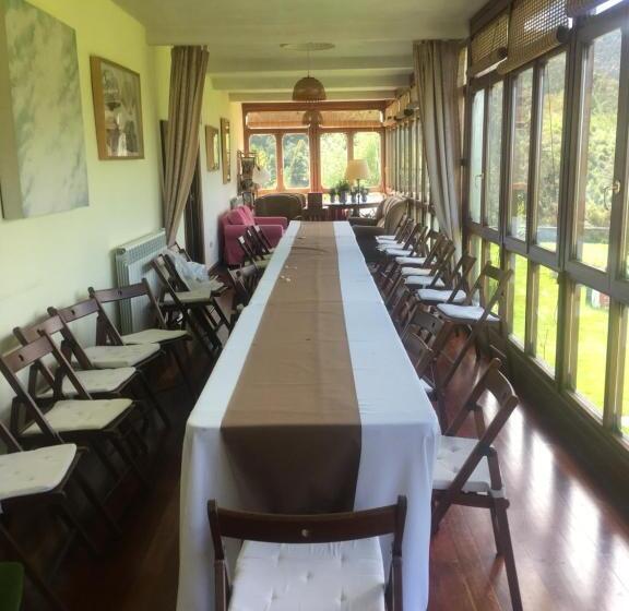 La Cochera De Somao, Casona De Tipología Indiana