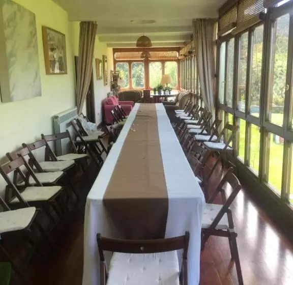 La Cochera De Somao, Casona De Tipología Indiana