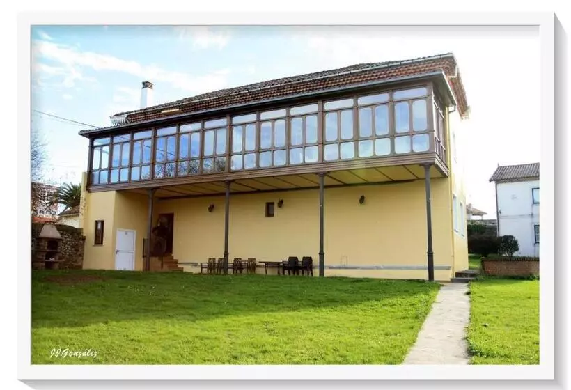 La Cochera De Somao, Casona De Tipología Indiana