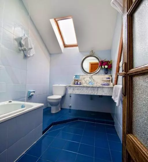 La Cochera De Somao, Casona De Tipología Indiana