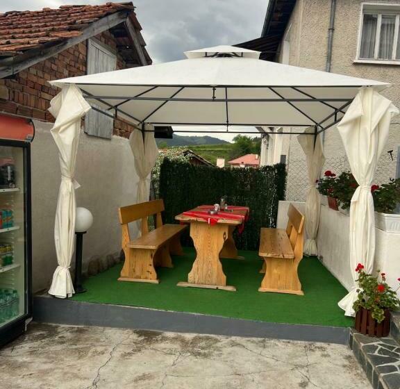 ペンション къща за гости “краси”