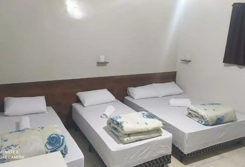 ペンション Pousada Quarto Com Ar, Wi Fi,frigobar Perto Da Basilica