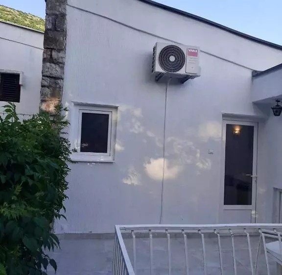 Apartment White