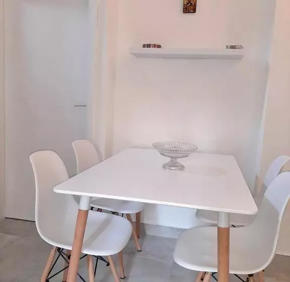 Apartment White