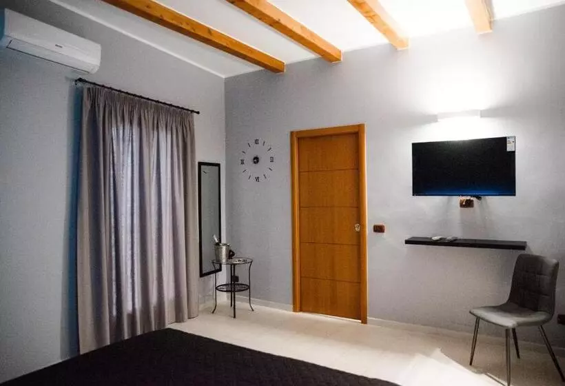 تختخواب و صبحانه Dimora L Etual