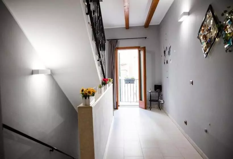 تختخواب و صبحانه Dimora L Etual