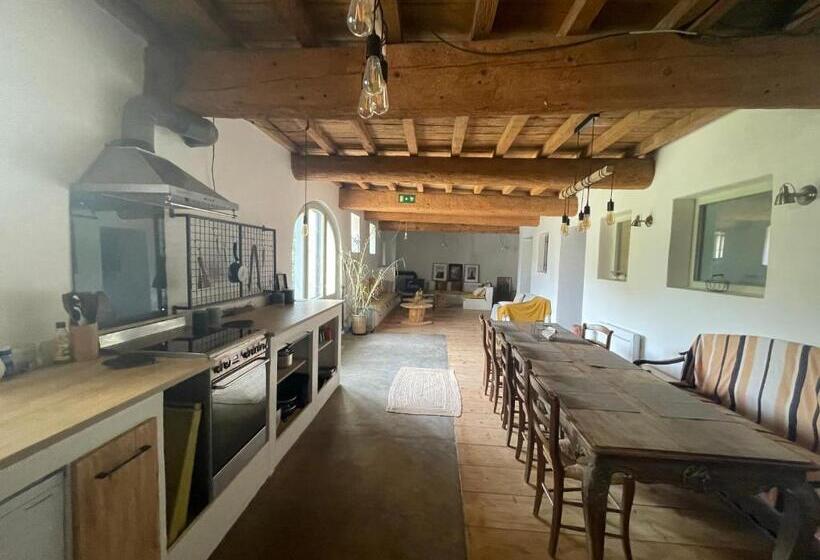 تختخواب و صبحانه Maison Tara Verte Au Mas Montredon