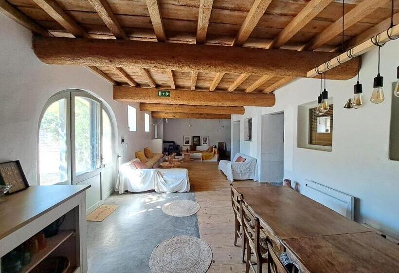 تختخواب و صبحانه Maison Tara Verte Au Mas Montredon