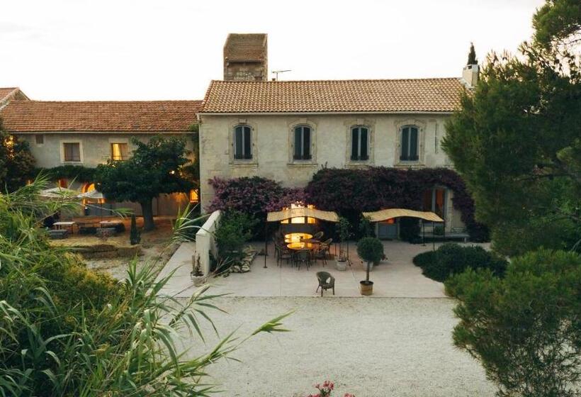 تختخواب و صبحانه Maison Tara Verte Au Mas Montredon