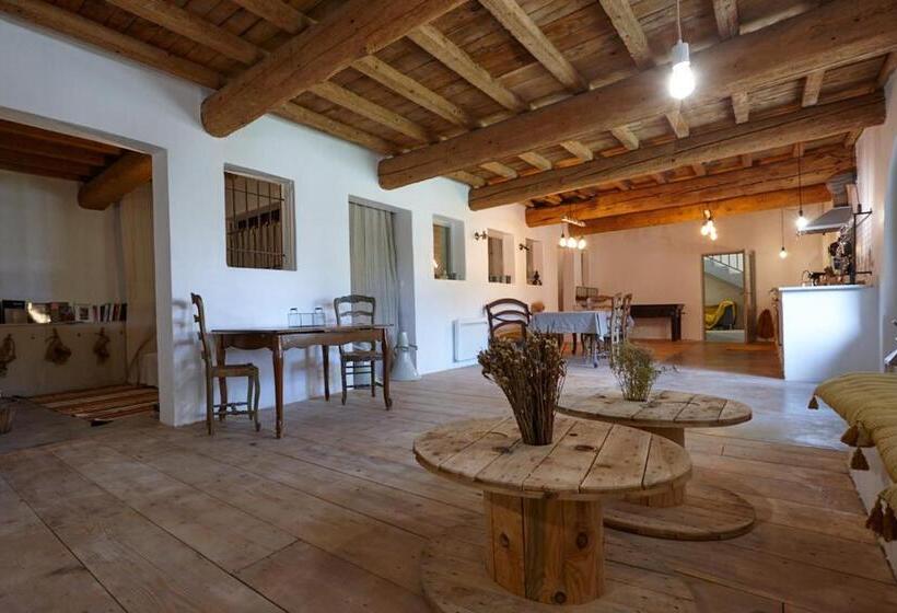 تختخواب و صبحانه Maison Tara Verte Au Mas Montredon