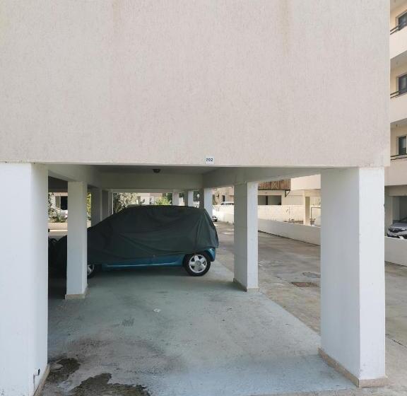 Must Stay   Downtown By St. Lazarus