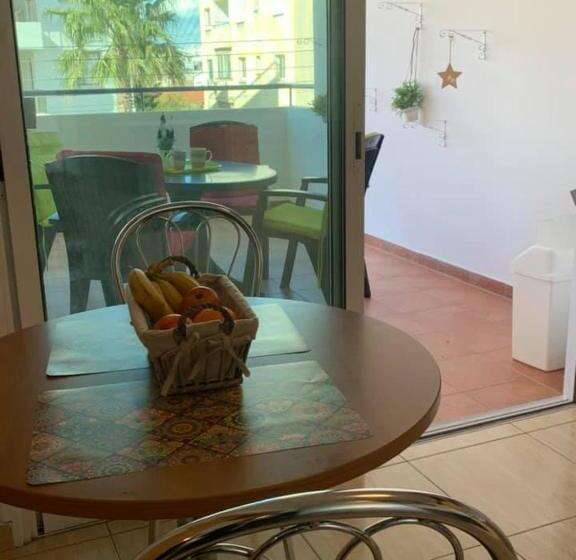 Must Stay   Downtown By St. Lazarus