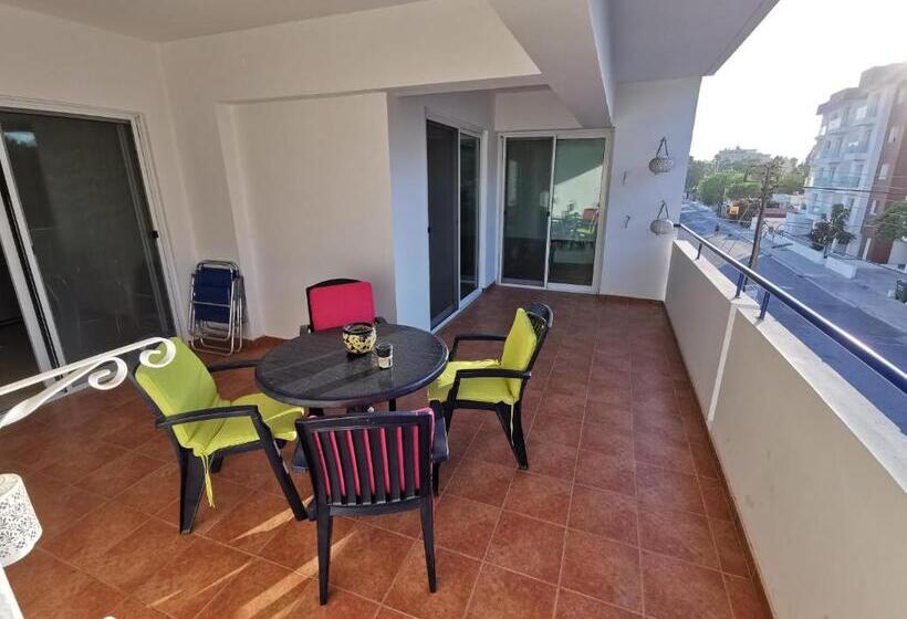 Must Stay   Downtown By St. Lazarus