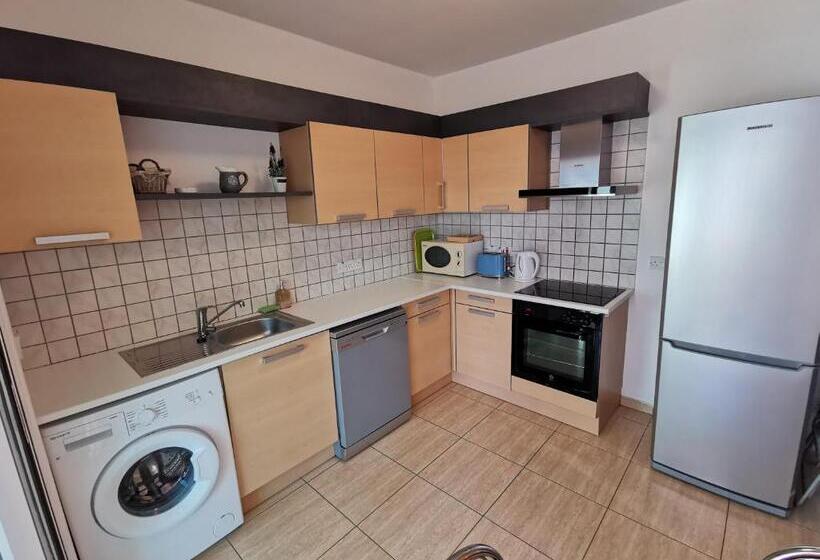 Must Stay   Downtown By St. Lazarus