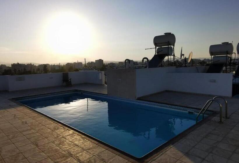 Must Stay   Downtown By St. Lazarus