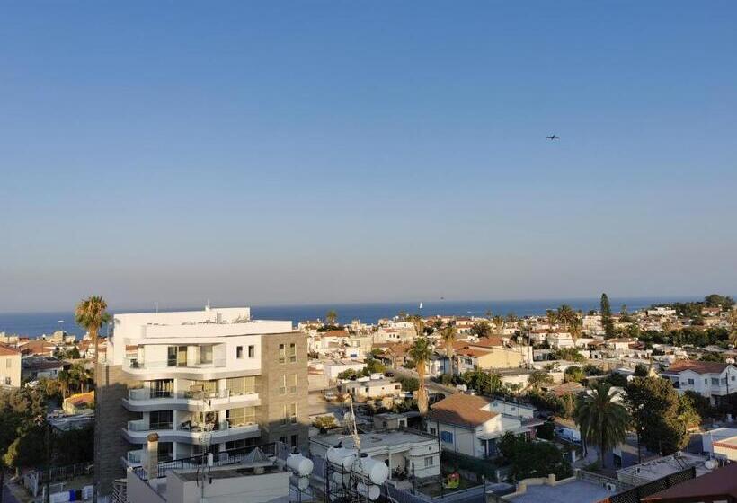 Must Stay   Downtown By St. Lazarus