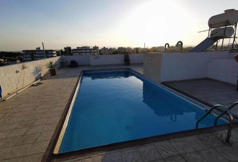 Must Stay   Downtown By St. Lazarus