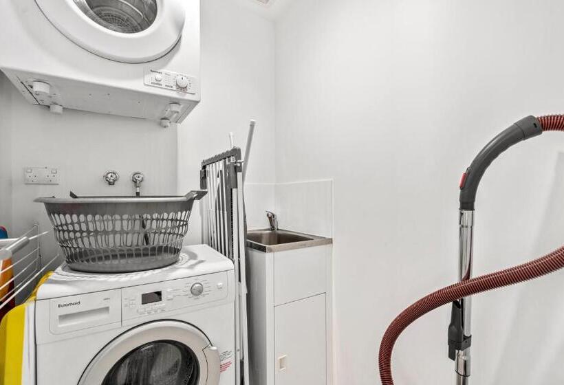 Rhapsody Surfers Paradise Beachfront Sleeps 6 Optimise Bnb