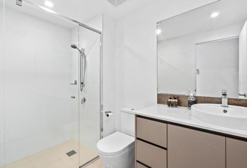 Rhapsody Surfers Paradise Beachfront Sleeps 6 Optimise Bnb