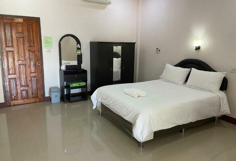 ホテル โกลเด้น