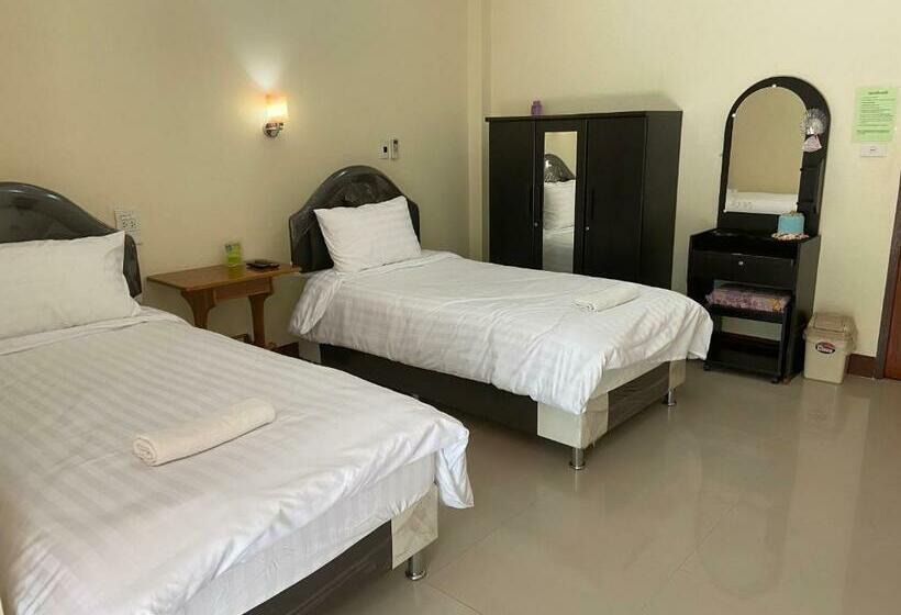 ホテル โกลเด้น